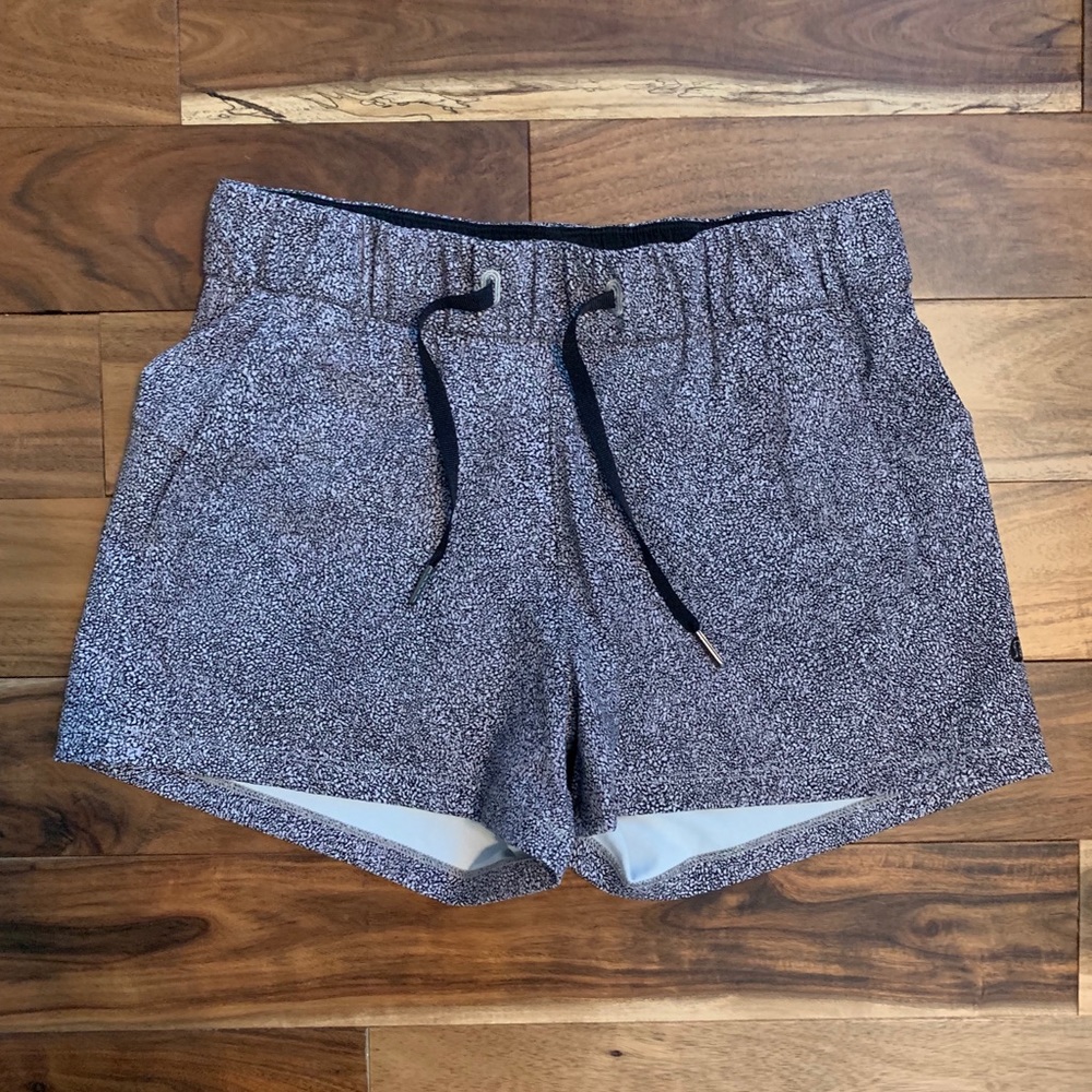Lululemon shorts size 4